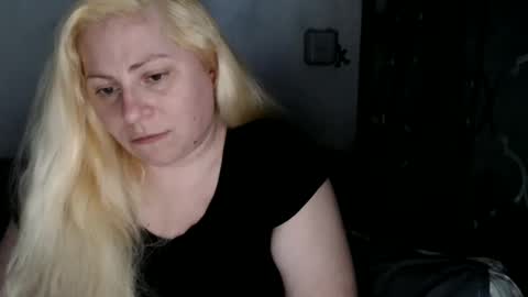 Snapshot of candycream74 chatting on 03/09/25, 03:16 Laura online show from 03/09/25, 03:16