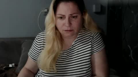 Snapshot of candycream74 chatting on 09/16/25, 04:52 Laura online show from 09/16/25, 04:52