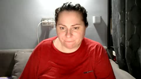 Snapshot of candycream74 chatting on 09/22/25, 06:43 Laura online show from 09/22/25, 06:43