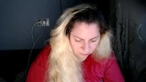 Snapshot of candycream74 chatting on 09/23/25, 11:24 Laura online show from 09/23/25, 11:24