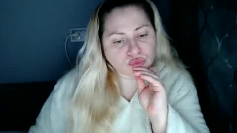 Snapshot of candycream74 chatting on 10/10/25, 08:57 Laura online show from 10/10/25, 08:57