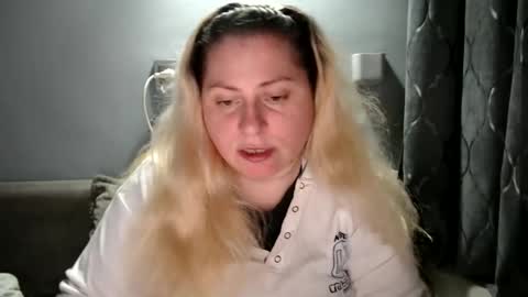 Snapshot of candycream74 chatting on 10/12/25, 04:28 Laura online show from 10/12/25, 04:28