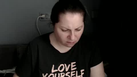 Snapshot of candycream74 chatting on 10/14/25, 08:37 Laura online show from 10/14/25, 08:37