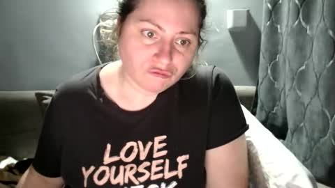 Snapshot of candycream74 chatting on 10/15/25, 05:46 Laura online show from 10/15/25, 05:46