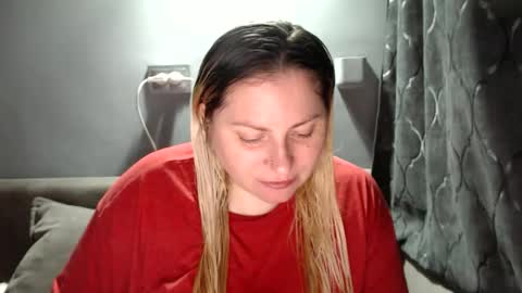 Snapshot of candycream74 chatting on 10/18/25, 07:36 Laura online show from 10/18/25, 07:36