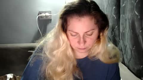 Snapshot of candycream74 chatting on 10/28/25, 05:48 Laura online show from 10/28/25, 05:48