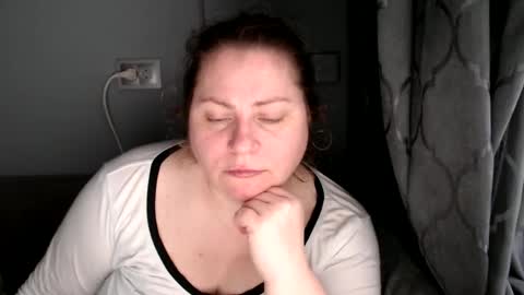 Snapshot of candycream74 chatting on 11/04/25, 07:51 Laura online show from 11/04/25, 07:51