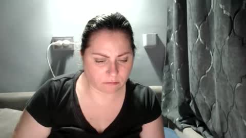 Snapshot of candycream74 chatting on 11/17/25, 08:25 Laura online show from 11/17/25, 08:25