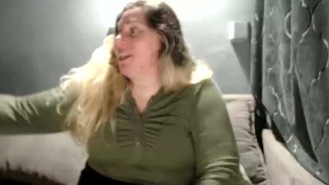 Laura online show from 04/26/26, 05:54