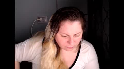 Snapshot of candycream74 chatting on 05/27/26, 06:43 Laura online show from 05/27/26, 06:43