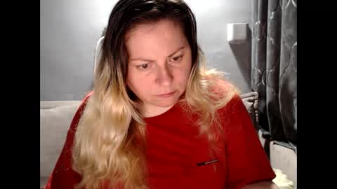 Snapshot of candycream74 chatting on 06/04/26, 08:26 Laura online show from 06/04/26, 08:26