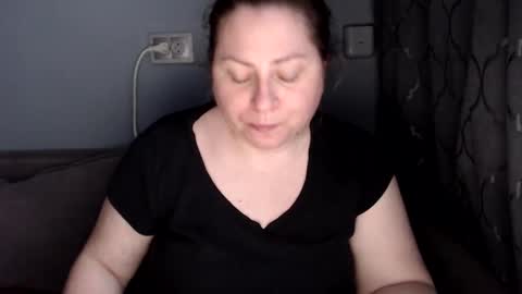 Snapshot of candycream74 chatting on 06/10/26, 10:58 Laura online show from 06/10/26, 10:58