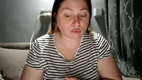 Snapshot of candycream74 chatting on 06/19/26, 07:39 Laura online show from 06/19/26, 07:39