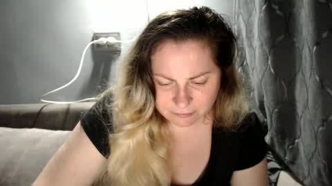 Laura online show from 06/24/26, 07:46
