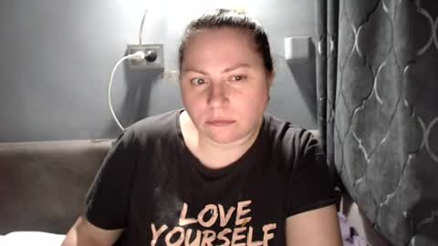 Laura online show from 07/30/26, 06:51