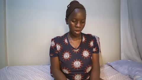 candycurly_ online show from 02/12/25, 11:07