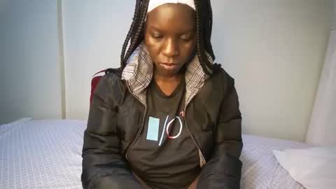 candycurly_ online show from 10/06/25, 02:47