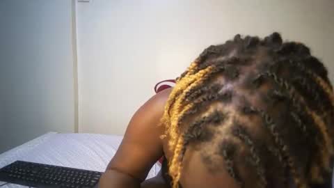 candycurly_ online show from 10/23/25, 10:47