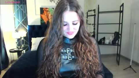 Sofia online show from 11/24/25, 12:43