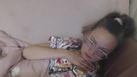 say meow and send tip  online show from 05/15/26, 06:37