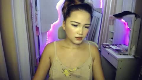 Snapshot of candylovergirl chatting on 04/21/26, 09:59 leahlex 3 online show from 04/21/26, 09:59