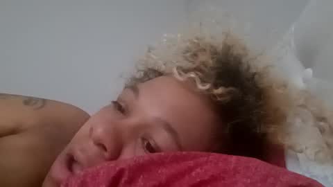 candyredxo2024 online show from 09/15/25, 04:18