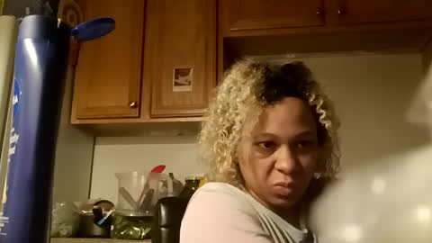 candyredxo2024 online show from 10/01/25, 12:11