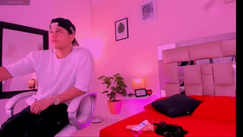 Candy online show from 09/30/25, 06:02