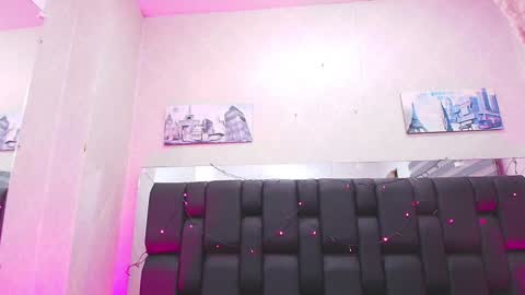 Aura  online show from 02/08/25, 11:55