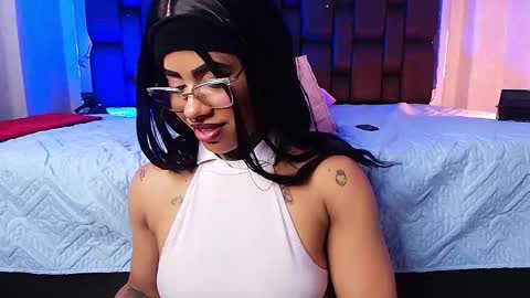 Aura  online show from 02/26/25, 03:08