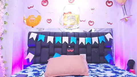 Aura  online show from 09/23/25, 11:57