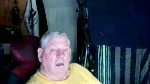 canoelicker69 online show from 10/17/25, 05:26