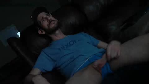 Snapshot of canucklehead82 chatting on 01/29/25, 10:22 some guy from 82 online show from 01/29/25, 10:22