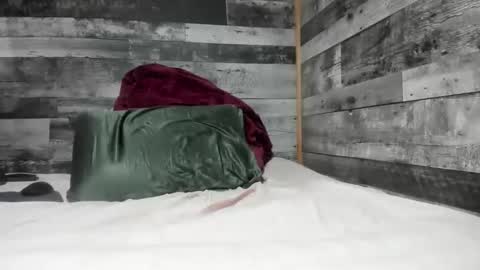 canuk1983 online show from 03/15/26, 08:15