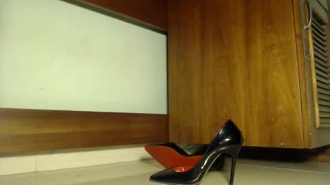 Miss Di online show from 05/11/26, 02:45