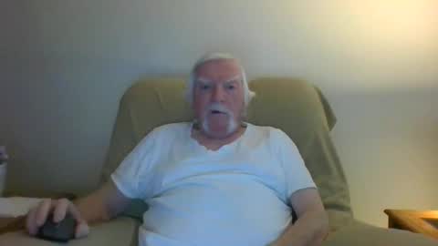 Snapshot of capecod21 chatting on 02/22/25, 11:46 capecod21 online show from 02/22/25, 11:46