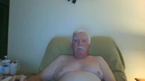 Snapshot of capecod21 chatting on 10/12/25, 12:04 capecod21 online show from 10/12/25, 12:04