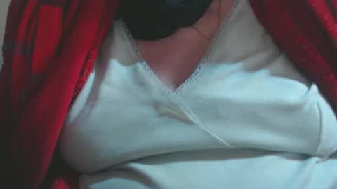 Snapshot of capitanfuturo44 chatting on 04/16/26, 02:07 Cinzia ex regina online show from 04/16/26, 02:07