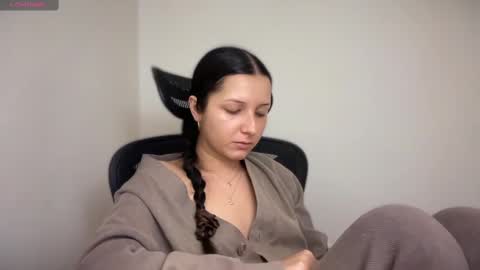 Emma online show from 03/12/25, 05:38