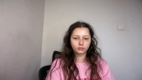 Snapshot of cappuccinokiss chatting on 04/10/26, 05:56 Emma online show from 04/10/26, 05:56