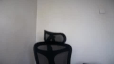 Snapshot of cappuccinokiss chatting on 04/17/26, 05:43 Emma online show from 04/17/26, 05:43