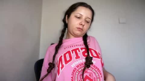 Snapshot of cappuccinokiss chatting on 05/20/26, 07:25 Emma online show from 05/20/26, 07:25
