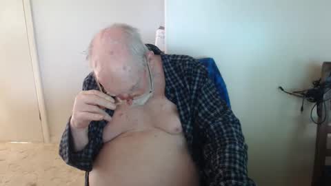 Snapshot of capt5105 chatting on 04/27/26, 03:26 capt5105 online show from 04/27/26, 03:26