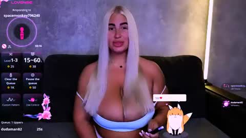 Snapshot of cara__harris chatting on 06/25/26, 10:03 . . online show from 06/25/26, 10:03