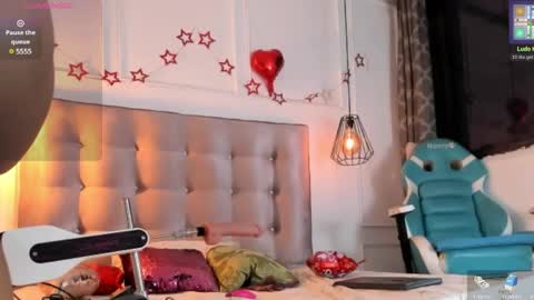 Snapshot of caraiosh_ chatting on 02/26/25, 11:41 Cara online show from 02/26/25, 11:41