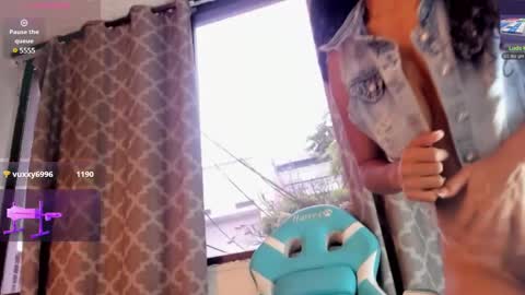 Snapshot of caraiosh_ chatting on 03/01/25, 04:22 Cara online show from 03/01/25, 04:22