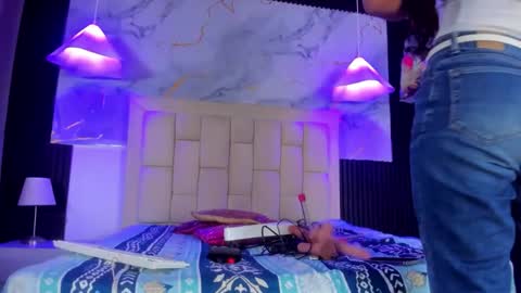 Snapshot of caraiosh_ chatting on 12/15/25, 02:21 Cara online show from 12/15/25, 02:21