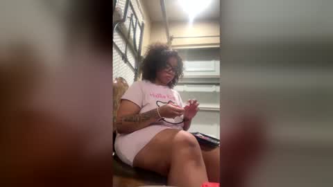 caramel_cremes15 online show from 05/12/26, 03:47