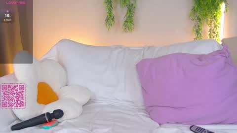 Snapshot of caramelangels chatting on 02/16/25, 07:37 Viola Marika and Visma online show from 02/16/25, 07:37