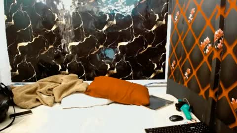 caramelminxx_ online show from 06/29/26, 07:25